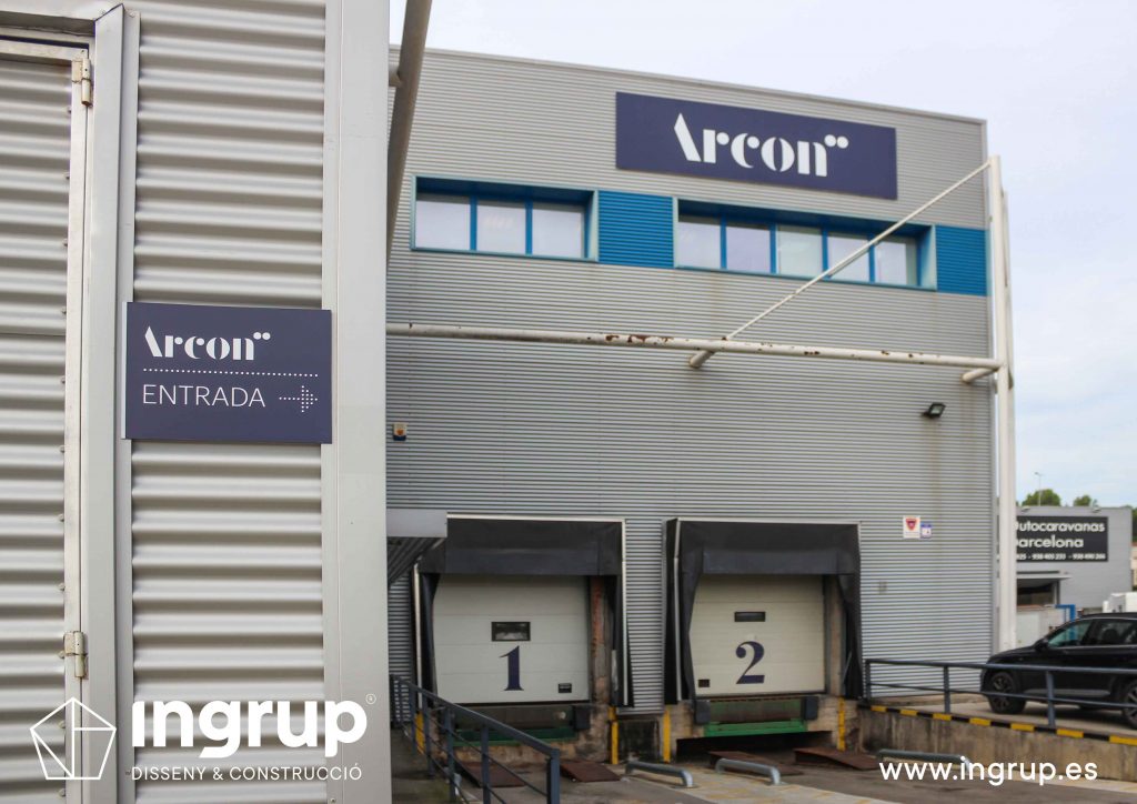 01 rotulacion integral nave industrial arcon rotulo exterior vinilos fachada ingrup estudio diseno construccion retail granollers barcelona