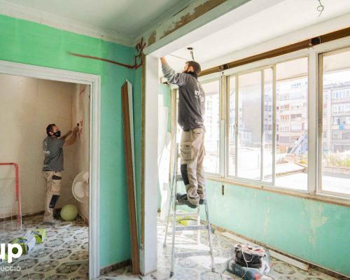 02 operarios comedor instalaciones proceso obra reforma integral piso barcelona interiorismo ingrup estudio diseno construccion retail granollers barcelona