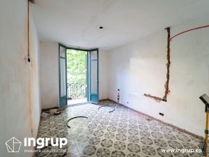 05 antes habitacion instalacion electrica proceso obra reforma integral piso barcelona interiorismo ingrup estudio diseno construccion retail granollers barcelona