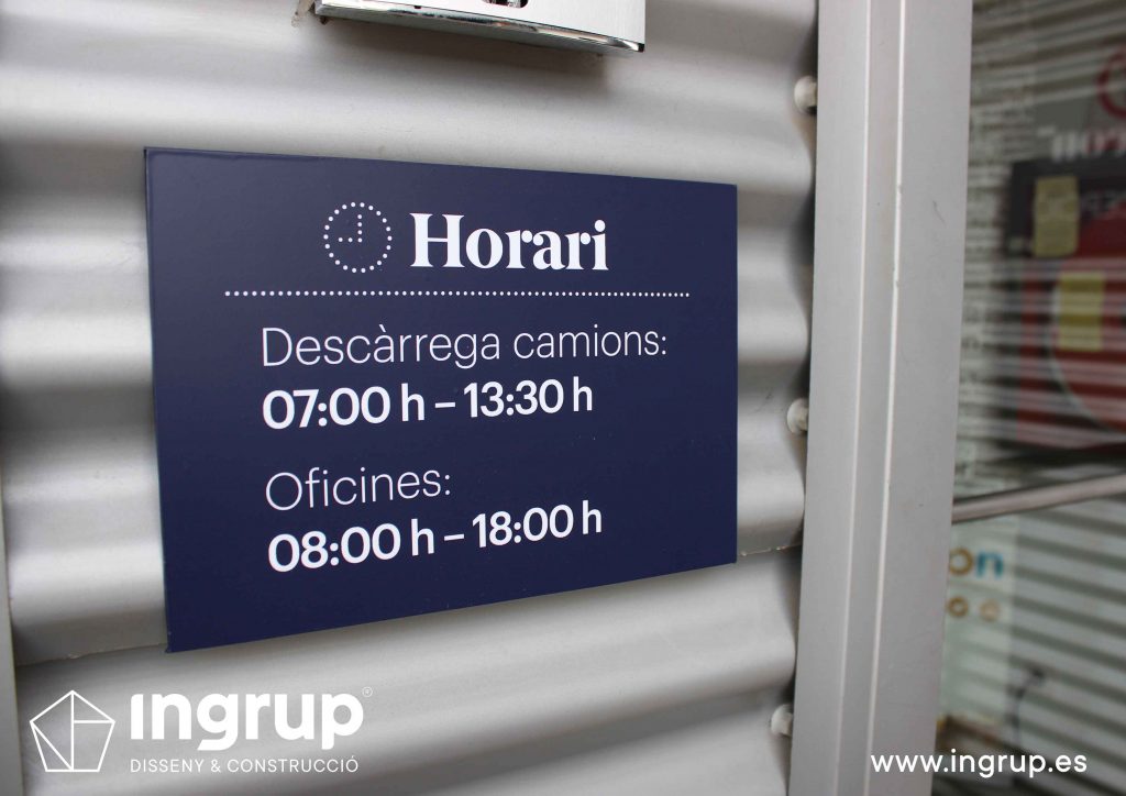 06 rotulacion integral nave industrial arcon detalle dibon exterior vinilos fachada ingrup estudio diseno construccion retail granollers barcelona