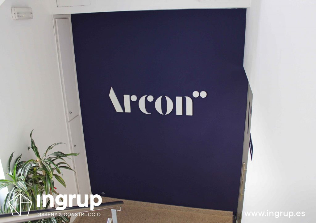 09 letras corporeas pvc pared pintura señaletica interior nave industrial fabricacion produccion instalacion vinilo ingrup estudio diseno construccion retail granollers barcelona