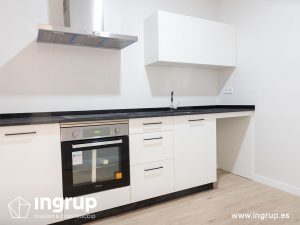 10 despues cocina rekker proceso obra reforma integral piso barcelona interiorismo ingrup estudio diseno construccion retail granollers barcelona