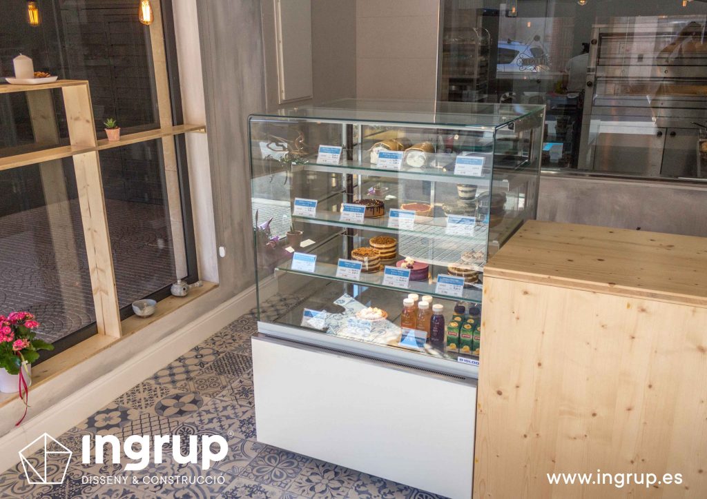 10 mostrador frigorifico industrial mykoco diseño interiorismo obra reforma local comercial obrador japones dulces ingrup estudio diseno construccion retail granollers barcelona