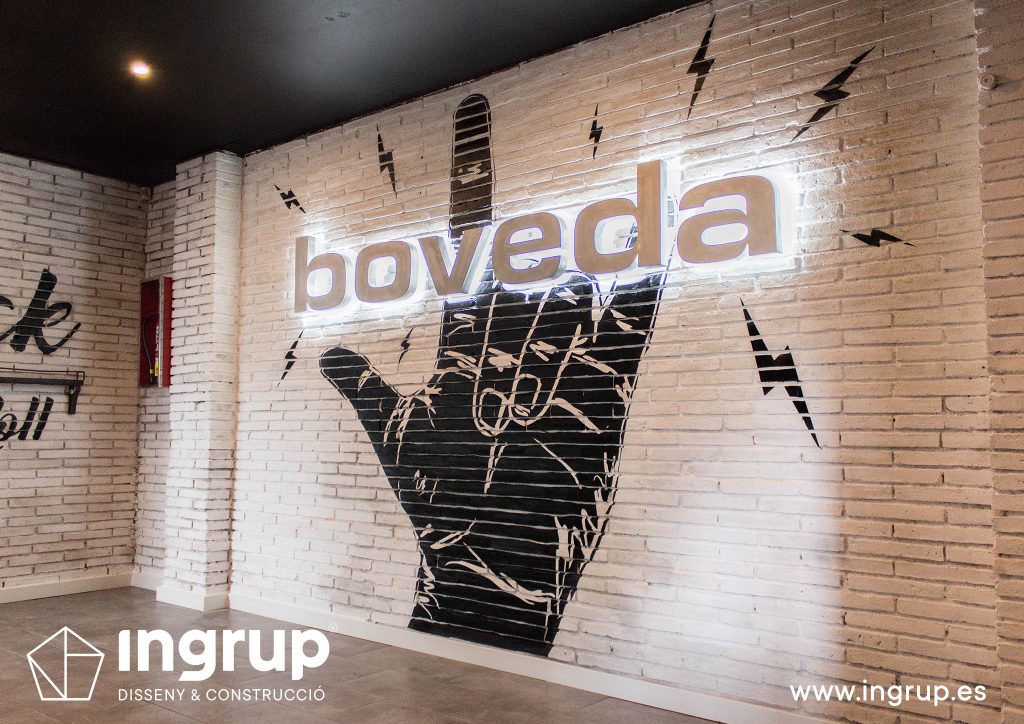 01 intro ingrup estudi obra y construccion diseno reforma granollers barcelona boveda retail detalle cartel luminoso
