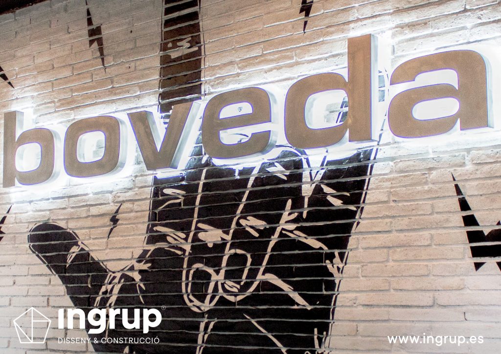 04 interiorismo comercial rotulacion boveda barcelona iluminacion vinilo gramollers reforma ingrup estudi diseno construccion retail granollers barcelona